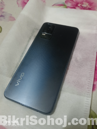 Vivo v21